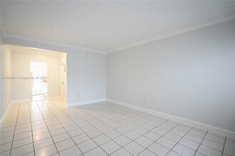 7640 Carlyle Ave in Miami Beach, FL - Foto de edificio - Building Photo