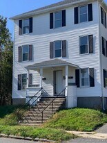 30 Cottage St in Bristol, CT - Building Photo
