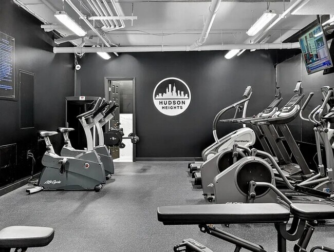 Hudson Heights in Jersey City, NJ - Foto de edificio - Building Photo