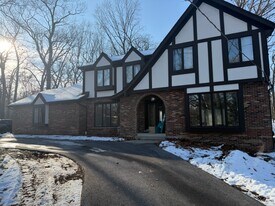 12316 S 82nd Ave in Palos Park, IL - Building Photo