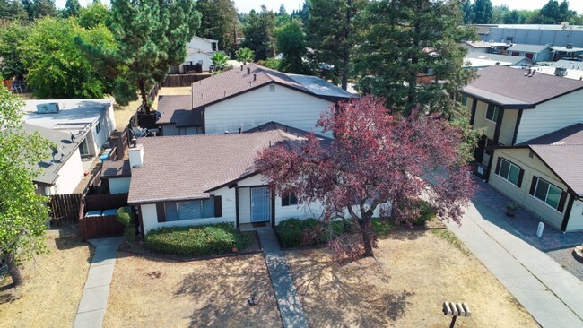 250 Bel Air Dr in Vacaville, CA - Building Photo - Building Photo