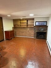 4 Summit Ave, Unit 2 in Lyndhurst, NJ - Building Photo - Building Photo