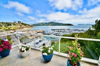 73 Eastview Ave in Tiburon, CA - Building Photo - Building Photo