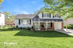 8925 Grandview Dr in Overland Park, KS - Building Photo