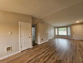 8505 44th Dr NE, Unit Unit B in Marysville, WA - Building Photo - Building Photo