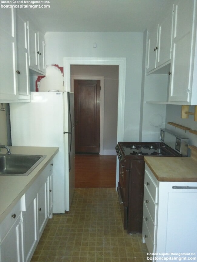 14 Mount Ida St, Unit 8 in Newton, MA - Building Photo - Building Photo