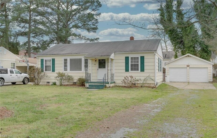 106 Hodges Manor Rd in Portsmouth, VA - Building Photo