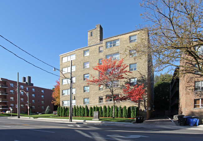 2 Ridelle Ave in Toronto, ON - Building Photo - Building Photo