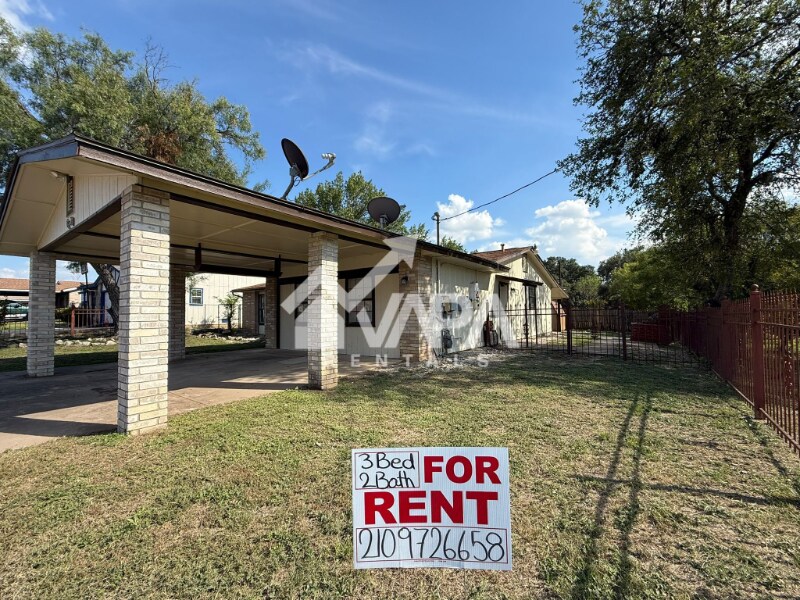 6230 Viva Max Dr in San Antonio, TX - Building Photo