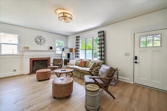 717 E Tennessee St in Tallahassee, FL - Building Photo - Building Photo