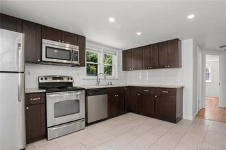 22 Tracey St in Norwalk, CT - Building Photo - Building Photo