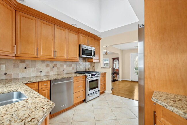 7 Baldwin Blvd in Bayville, NY - Foto de edificio - Building Photo