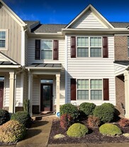 6812 Hawser Ln in North Chesterfield, VA - Building Photo