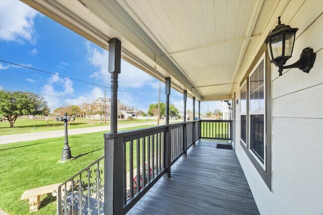 2226 103rd St in Galveston, TX - Building Photo - Building Photo