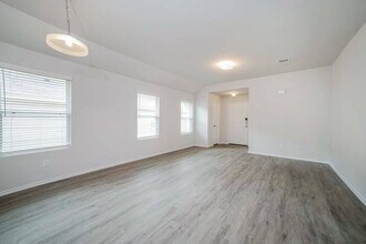 312 Fallow Deer Dr in Huntsville, TX - Building Photo - Building Photo