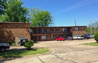 Westlawn Apartments in Texarkana, TX - Building Photo - Building Photo