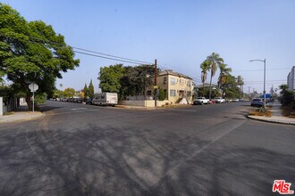 1519 W 30th St in Los Angeles, CA - Building Photo - Building Photo