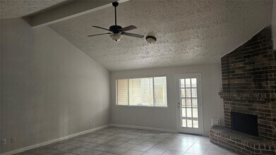 2610 Strait Ln in Houston, TX - Building Photo - Building Photo