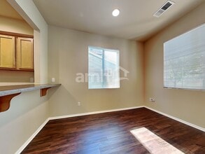 6512 Virginia St SE in Lacey, WA - Foto de edificio - Building Photo