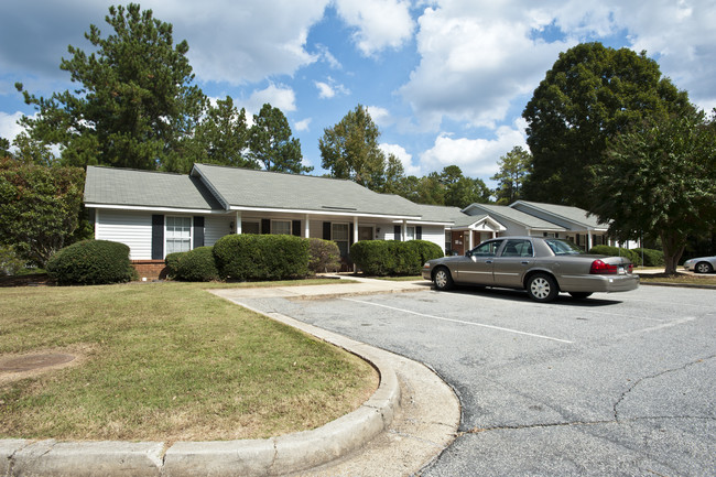 Pine Grove Apartments in Palmetto, GA - Building Photo - Building Photo