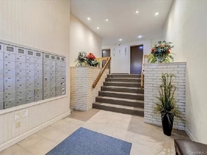 34 Padanaram Rd, Unit 3RD FLOOR in Danbury, CT - Building Photo - Building Photo