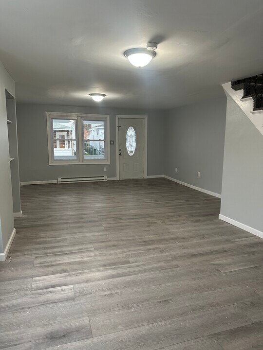 63 Pierce St in Plymouth, PA - Foto de edificio