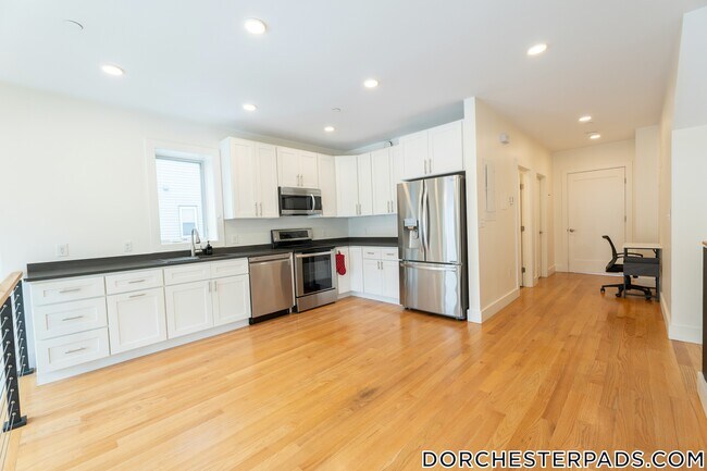 36-38 Colonial Ave.