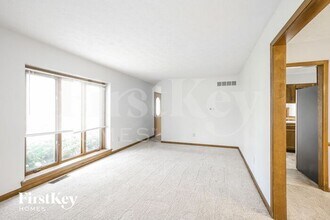 621 White Pine Dr in Noblesville, IN - Building Photo - Building Photo