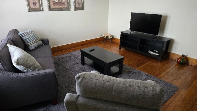 915 S 48th St in Omaha, NE - Foto de edificio - Building Photo