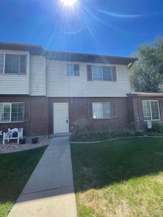 952 S Freedom Blvd in Provo, UT - Building Photo