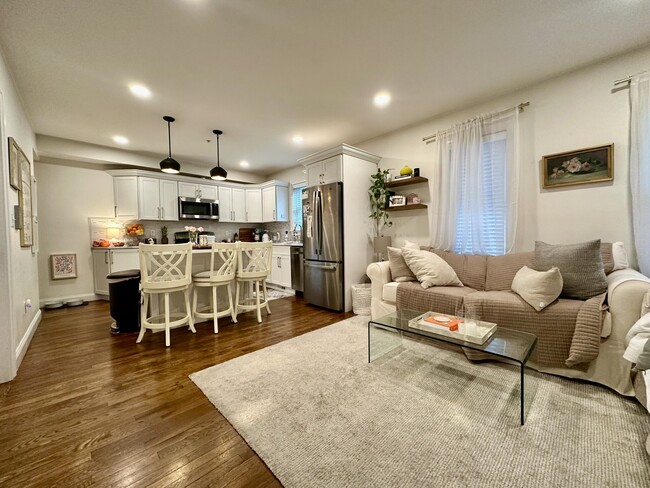 19-21 Bellevue St, Unit 1 in Waltham, MA - Building Photo - Building Photo