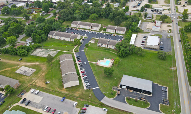 Quail Run at Meadow Springs in Mountain Home, AR - Foto de edificio - Building Photo