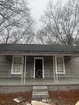 1222 Troup St in Lagrange, GA - Building Photo
