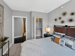 61 W Hubbard St in Chicago, IL - Building Photo - Building Photo