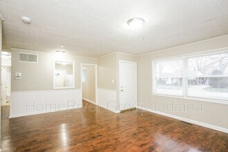 7373 Twin Beech Dr in Lawrence, IN - Building Photo - Building Photo