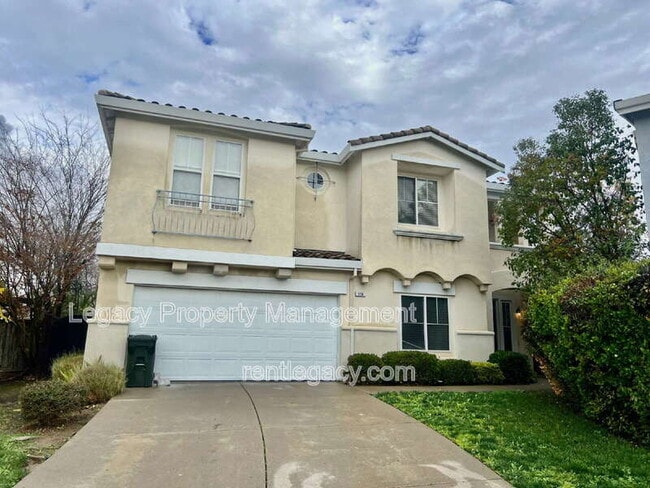 116 Burgundy Ct in Martinez, CA - Building Photo - Building Photo