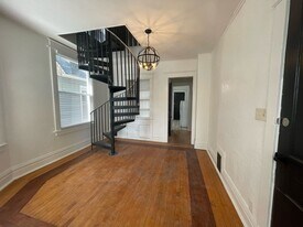 2523 N Murray Ave in Milwaukee, WI - Building Photo