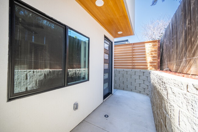 4811 Iroquois Ave in San Diego, CA - Building Photo - Building Photo