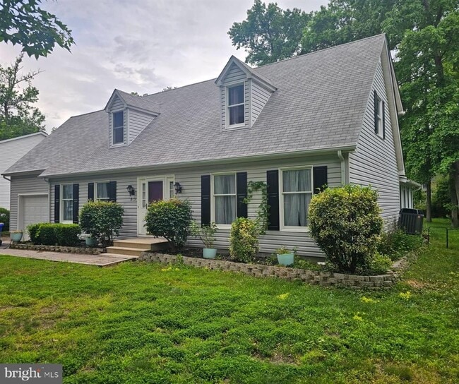 property at 813 Petinot Pl
