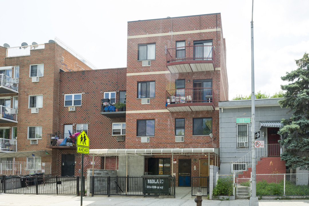 45-04 111th St in Corona, NY - Building Photo