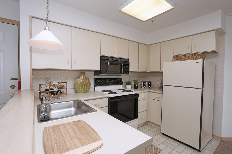 Chateau Royale Apartments WV Apartments For Rent