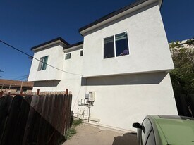 5546 Mary Ln Dr in San Diego, CA - Building Photo