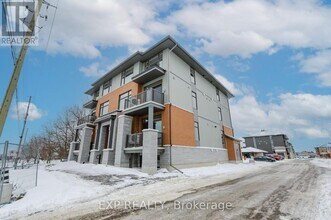 2730 Cedarview Rd in Ottawa, ON - Building Photo - Building Photo