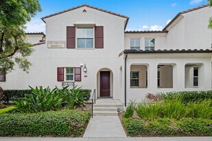 142 Borrego in Irvine, CA - Building Photo