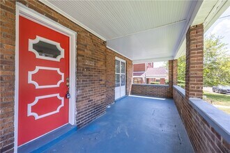 2020 Frankella Ave in Pittsburgh, PA - Foto de edificio - Building Photo