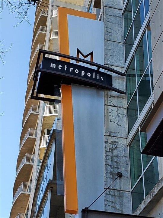 923 Peachtree St NE in Atlanta, GA - Building Photo