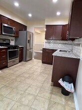 14 Apache Way in Branchburg, NJ - Foto de edificio - Building Photo