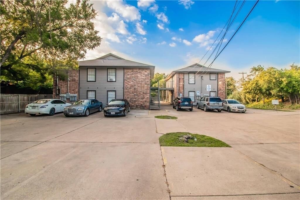 2053 NW 21st St in Fort Worth, TX - Building Photo