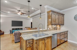 6407 Norwood St in Orange, TX - Building Photo