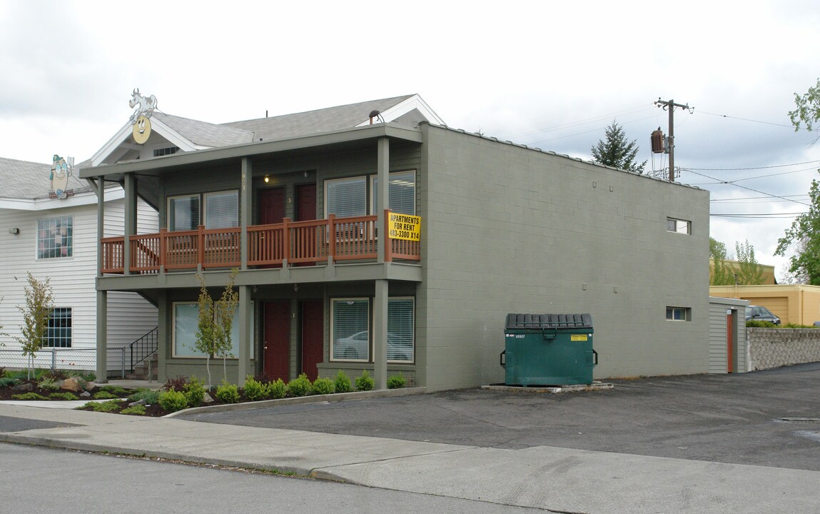 921 W Nora Ave in Spokane, WA - Building Photo